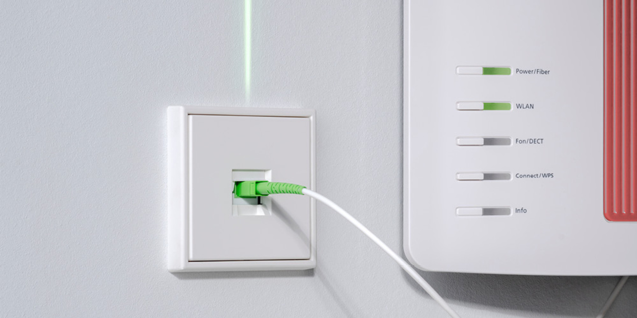 Die neuen Glasfaser-Anschlussdosen bei Elektro Kamali in Hanau